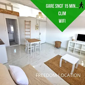 https://studio-centre-ville-les-arcs-avec-vue-sur-massif-des-maures.fr-provencehotel.com